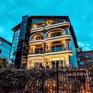 Broadway Hotel Tirana Hotel