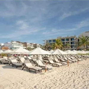 https://playa-beach.quintano-roohotels.com
